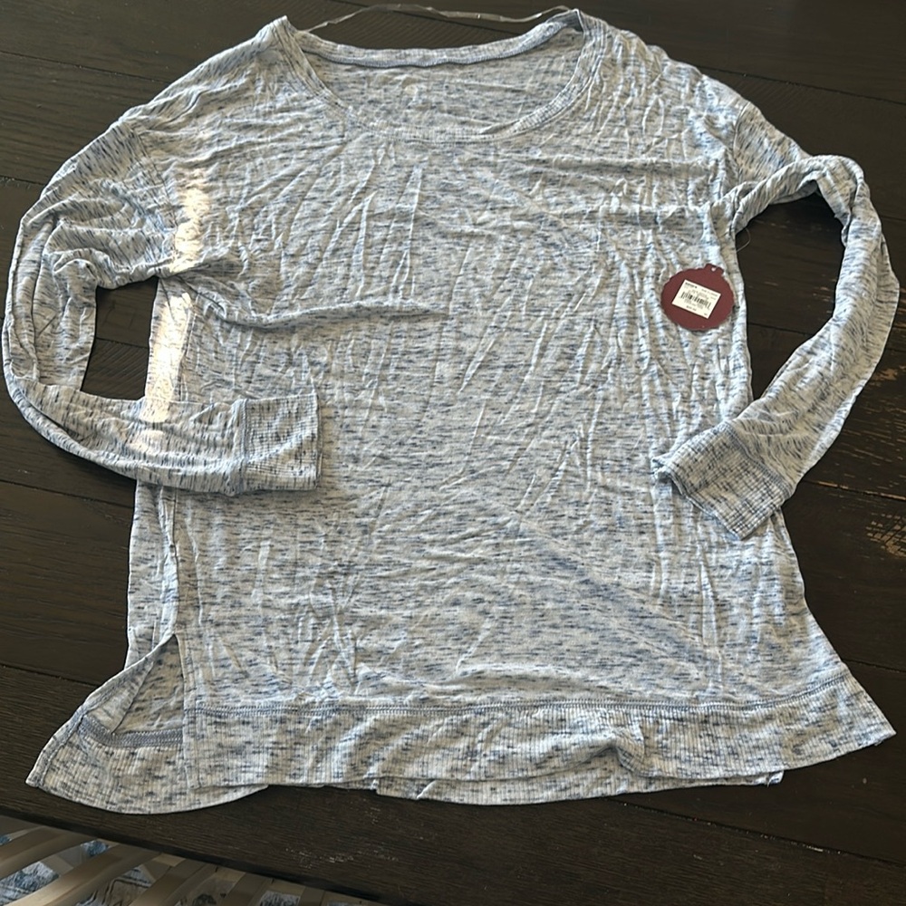 Women’s long sleeve tee